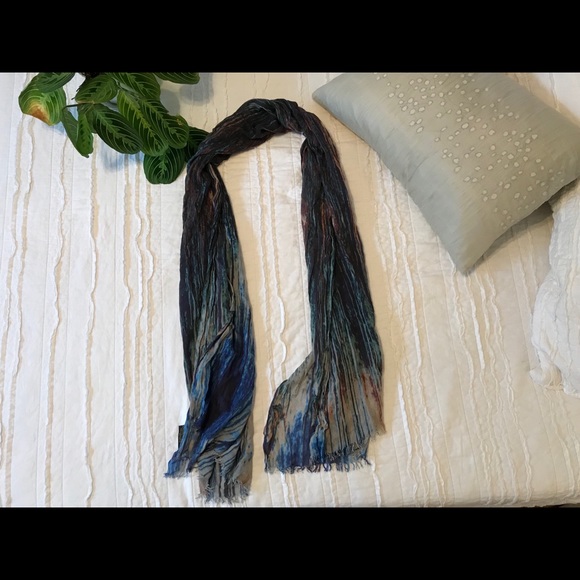 Lightweight Kenneth Jay lane scarf - Picture 5 of 5